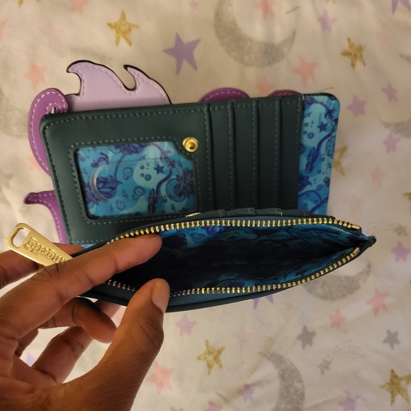 Loungefly Ursula Wallet - Picture 4 of 5